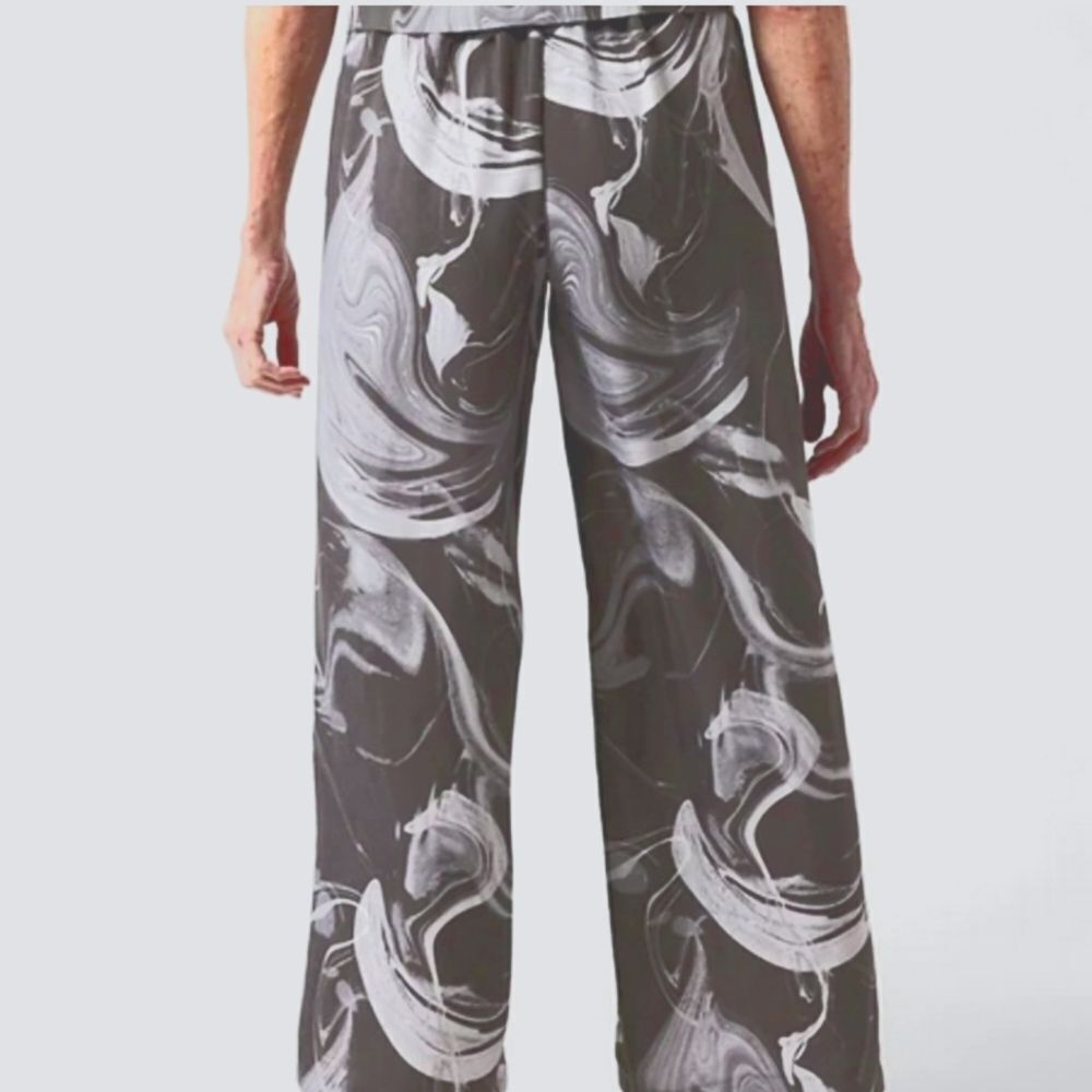 Athleta Cool Calm Pant, Gray/Silver, Size Small, NWT - Picture 4 of 7